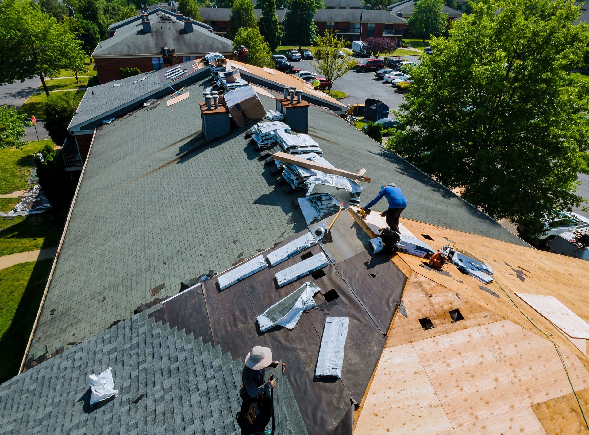 renovation roof the house installed new shingles